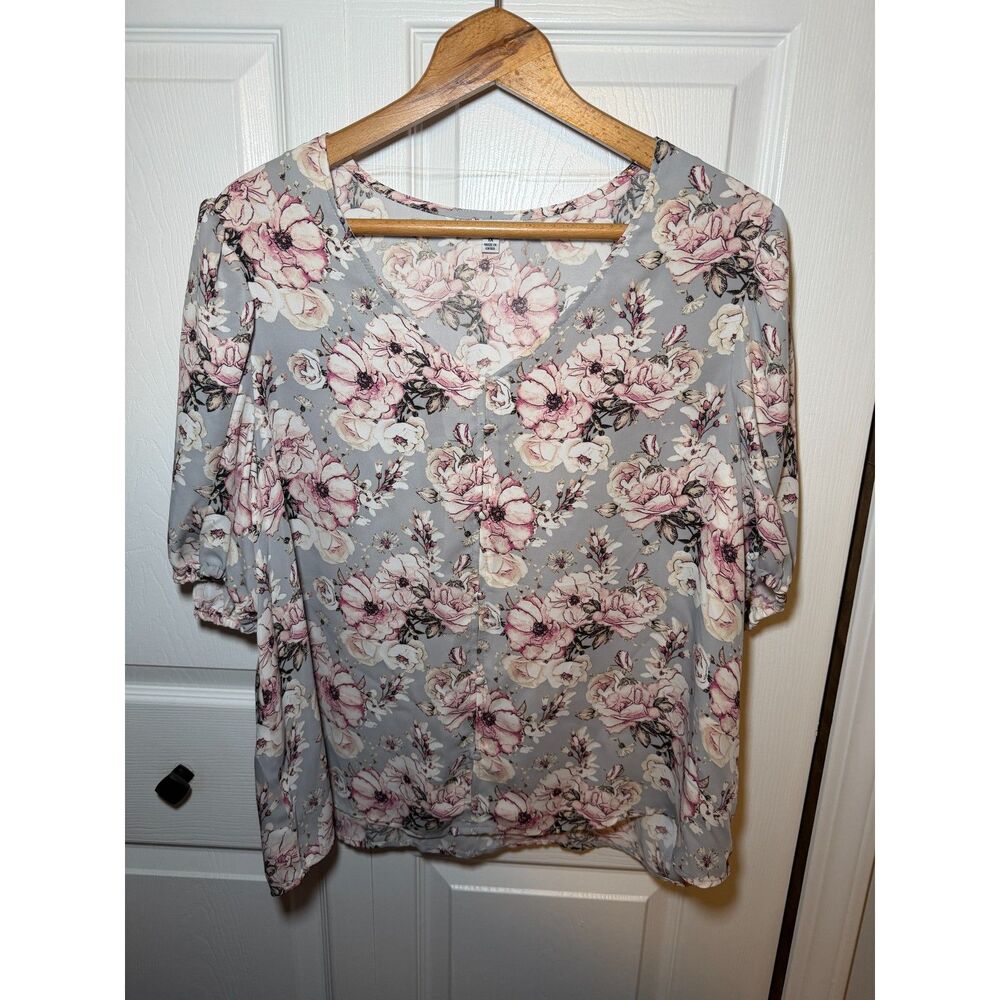 Ophelia Roe Women's 1X Gray Pink Floral V-Neck Blouse Plus Size